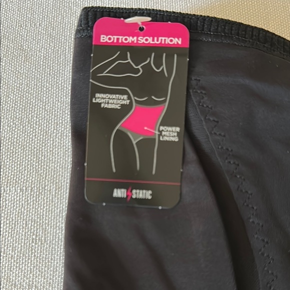 Maidenform Black Hi-Waist Brief - Picture 4 of 5